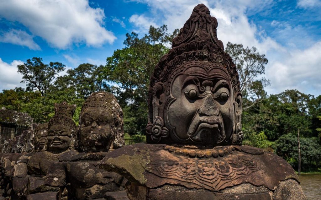 להזמין דרכנו טיול לוייטנאם וקמבודיה