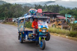 ג'מבו Jambo - כך נקרא טוקטוק בלאוס