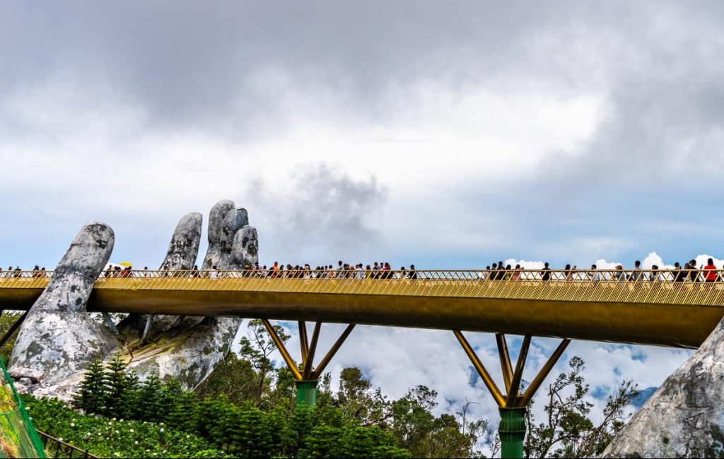 גשר הידיים בויאטנם