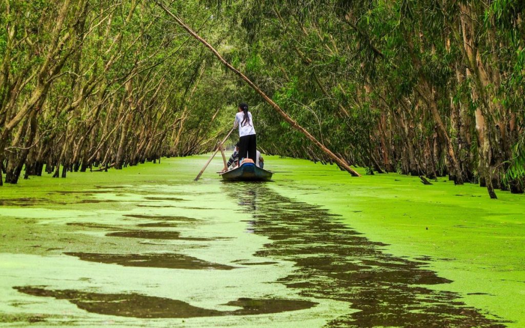 טיולים במזרח