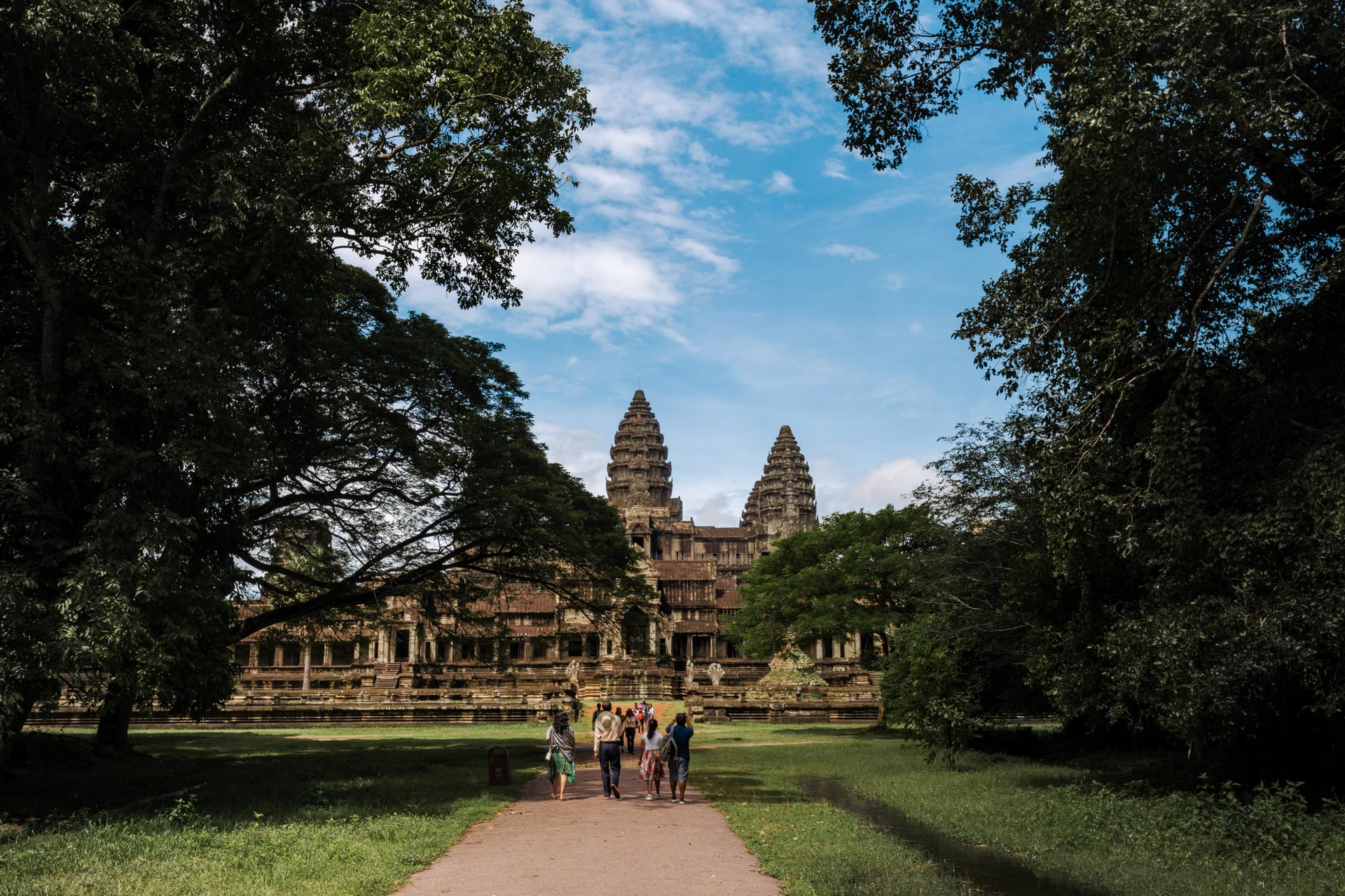 Angkor Wat - Front Walkway - NS
